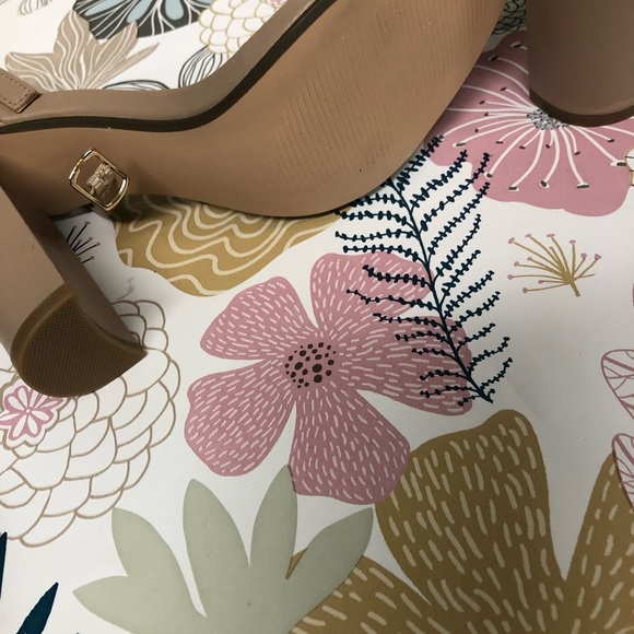 Nude Heels - Picture 6 of 6